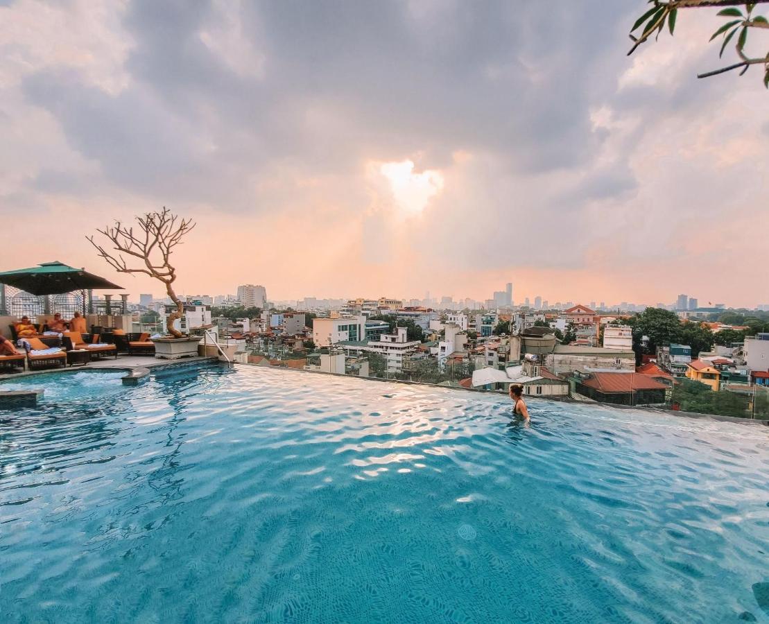 Peridot Grand Luxury Boutique Hotel Ханой Екстер'єр фото View from the rooftop pool