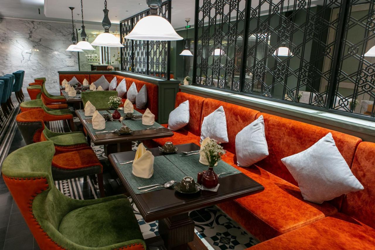 Peridot Grand Luxury Boutique Hotel Ханой Екстер'єр фото Interior of the restaurant