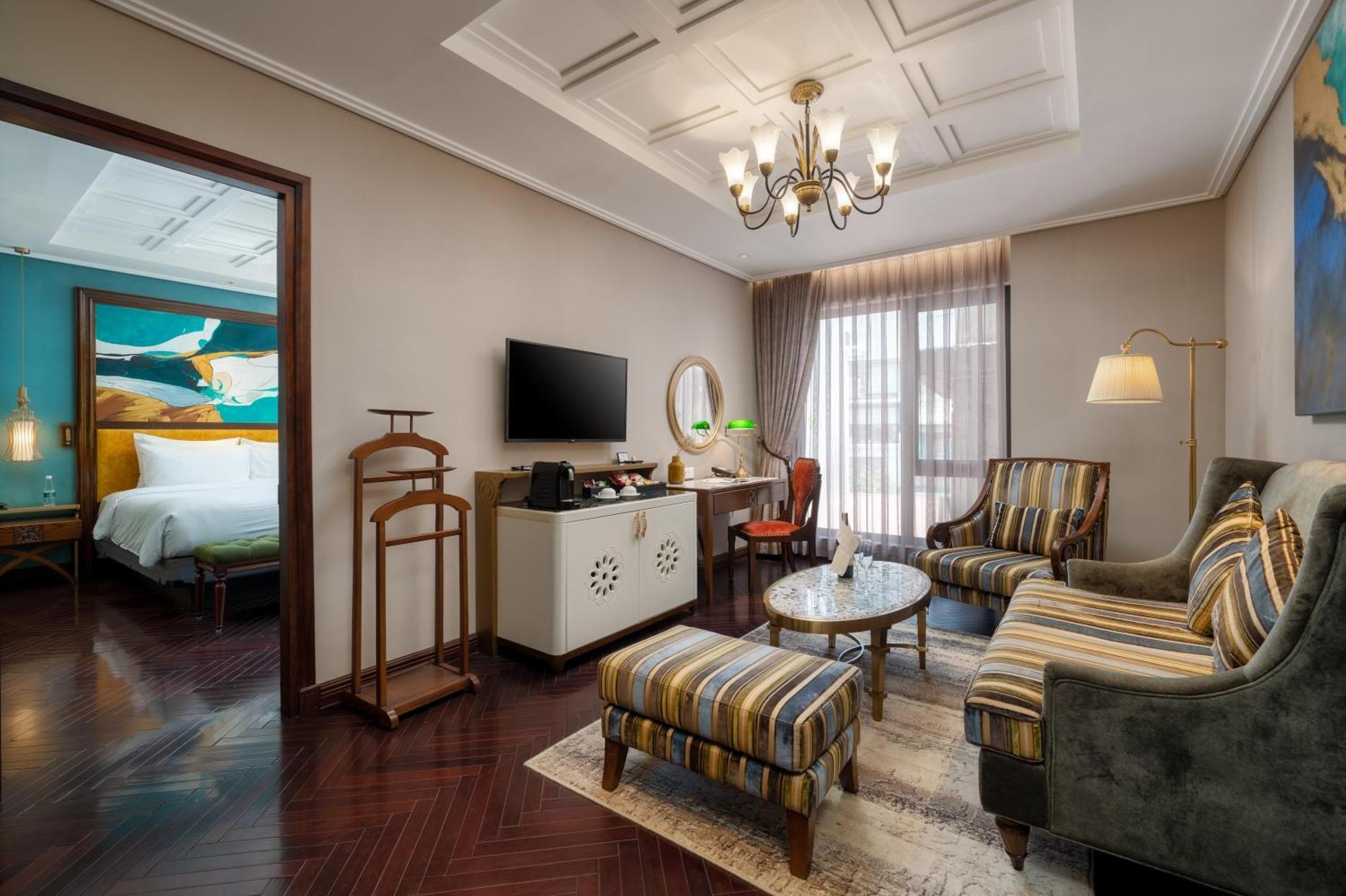 Peridot Grand Luxury Boutique Hotel Ханой Екстер'єр фото Suite