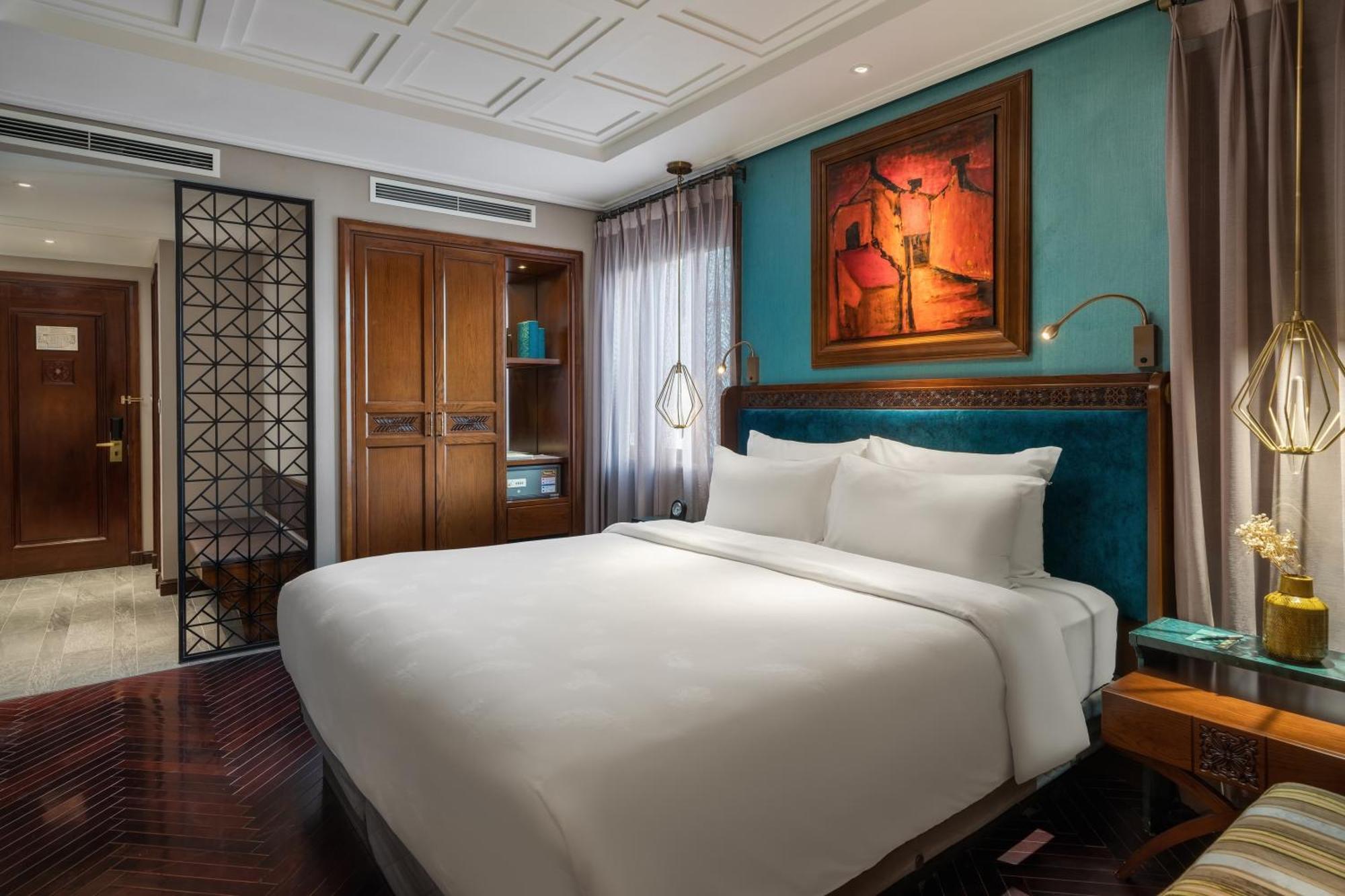 Peridot Grand Luxury Boutique Hotel Ханой Екстер'єр фото Deluxe Suite